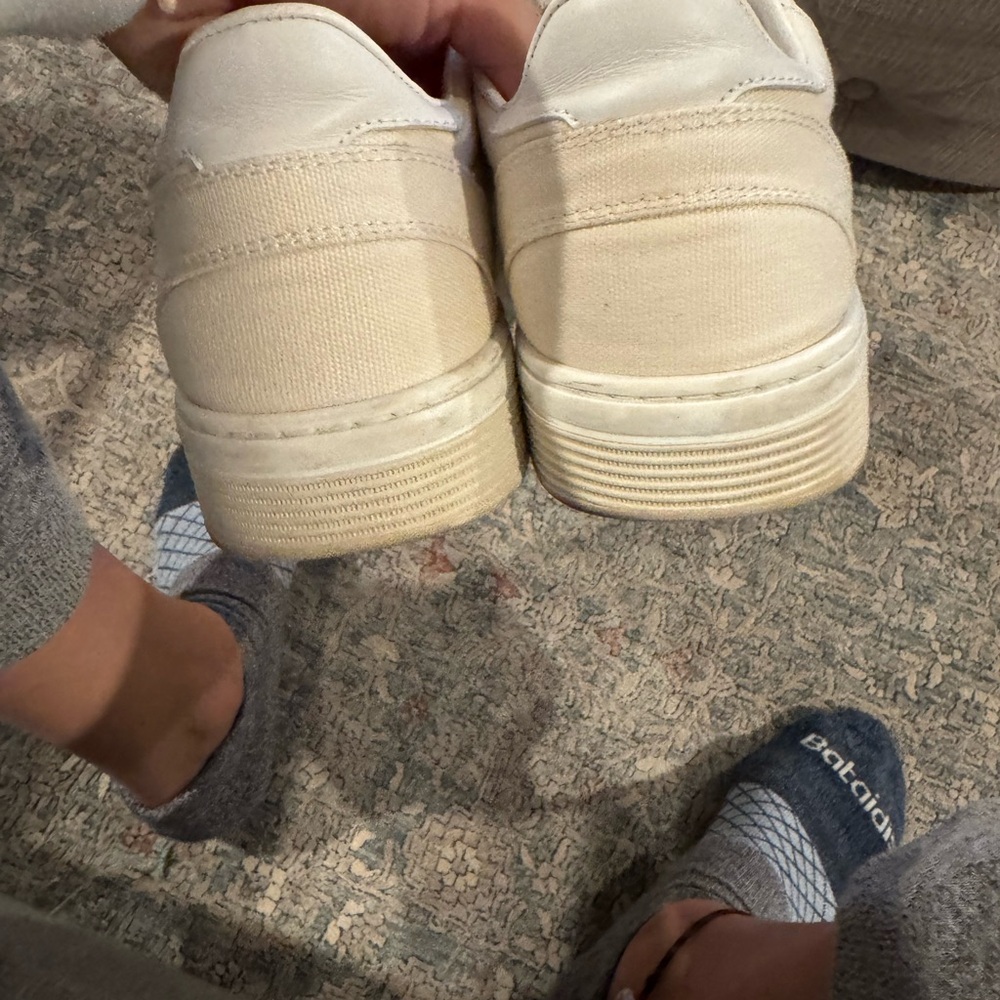 Chanel Cream Sneakers - Picture 4 of 7